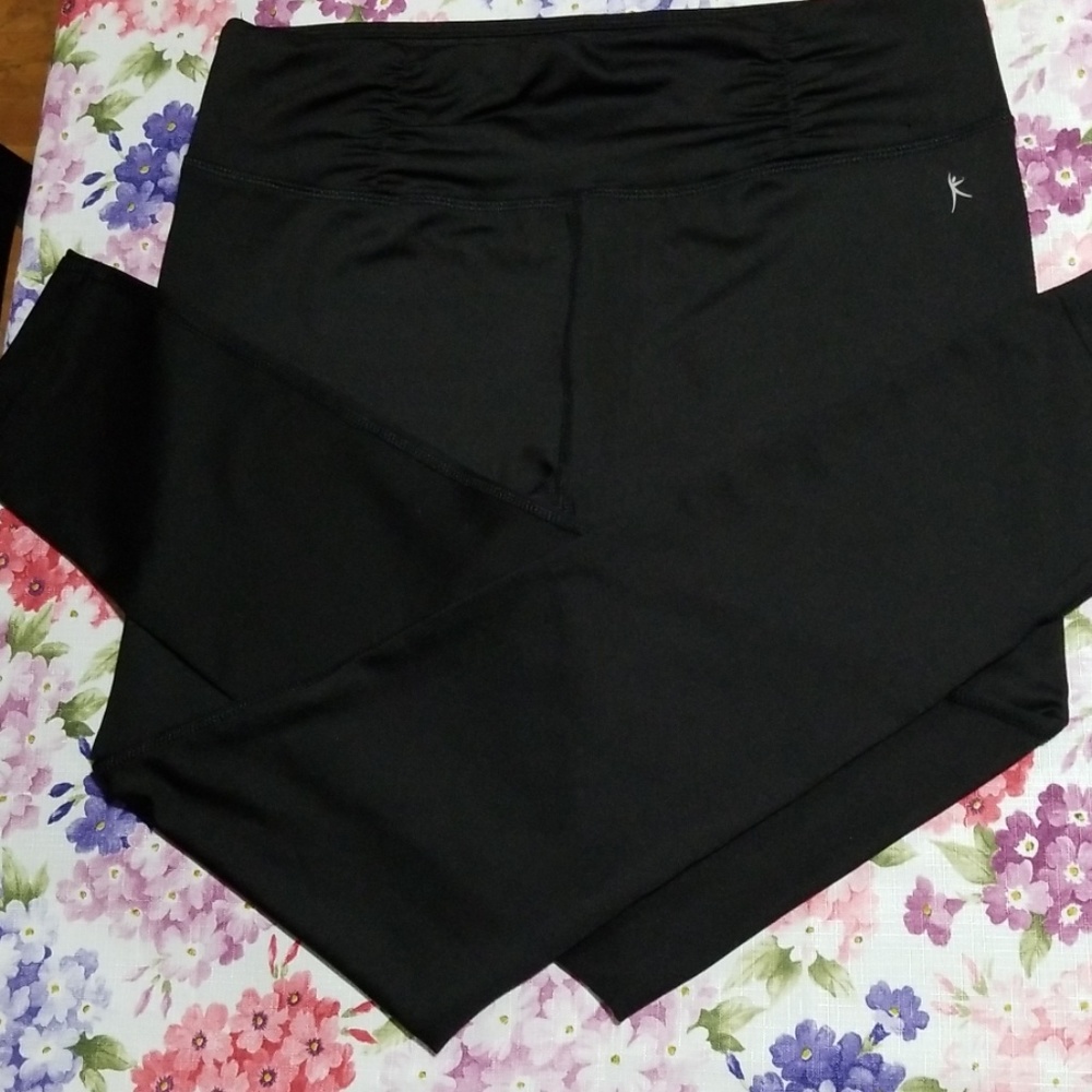 Danskin Now Fitted Workout Pants Black